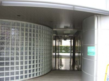 �y�G���g�����X�z�@