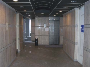 �y�G���g�����X�z�@